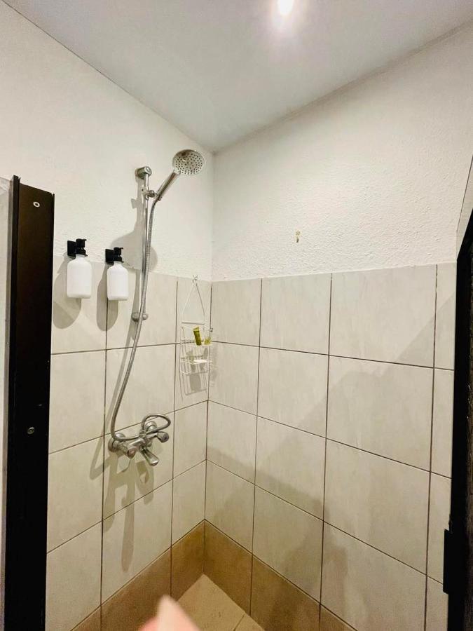 Tunui City Apartment - Quiet & Pool ปาเปเอเต ภายนอก รูปภาพ