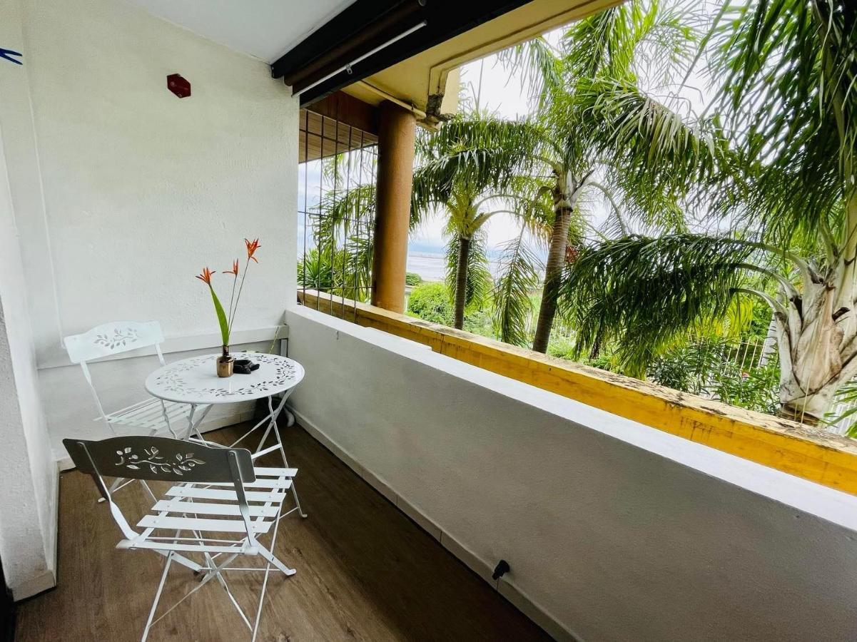 Tunui City Apartment - Quiet & Pool ปาเปเอเต ภายนอก รูปภาพ